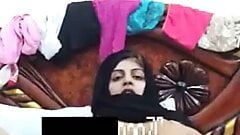 Arab slut showing on cam