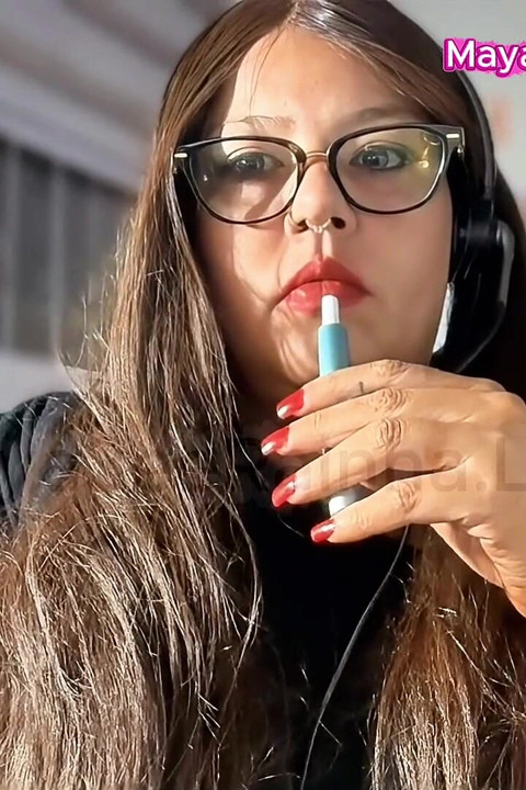 Brazilian BBW MILF Goddess Vaping Iqos at Work