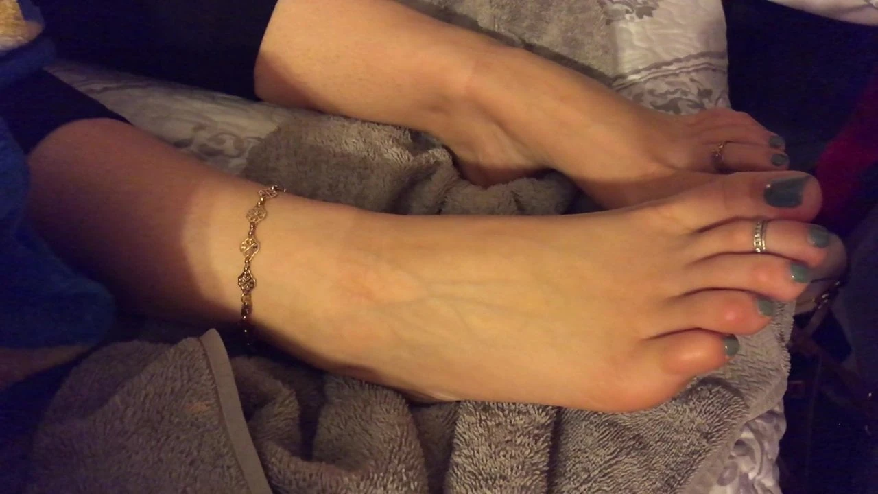 cum on her feet