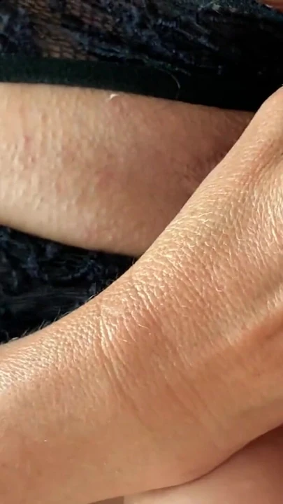 Momento poderoso de "Dirty wife Lazy masturbando esguicho e fodendo dia com esposa molhada2024 parte 2"