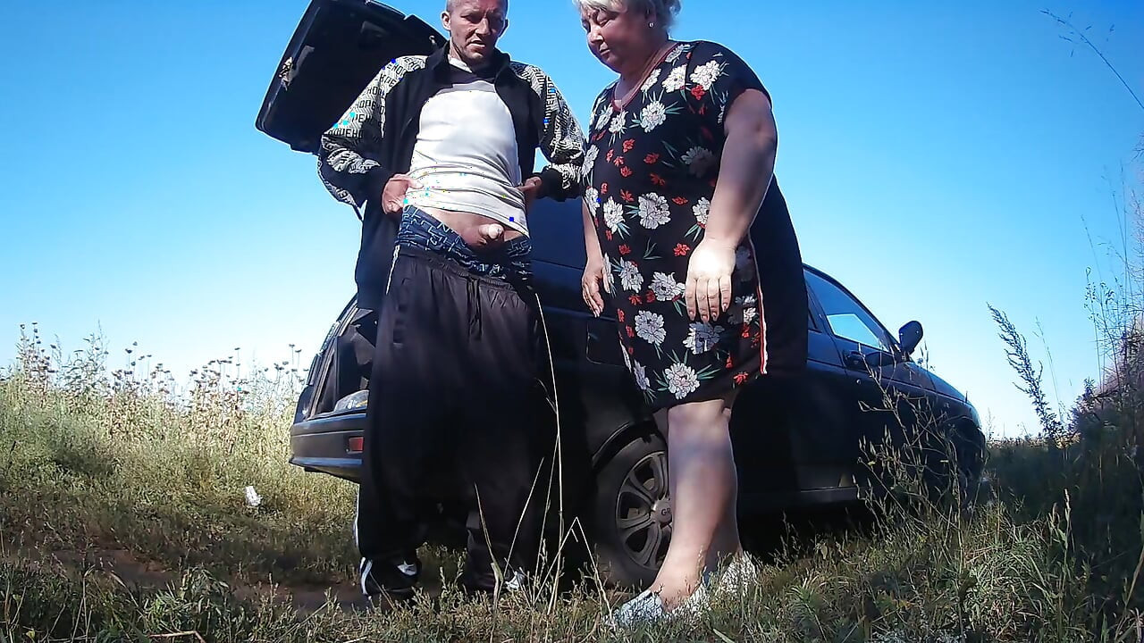 my girlfriend holds my dick while I pee and then gives me a blowjob in public