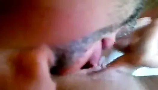 I LOVE EATING PUSSY !