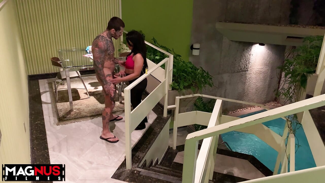 Short girl with a big butt having sex with a tattooed guy.