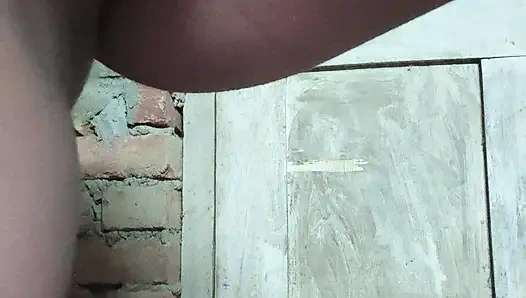 Ateşli üniformalı ıslak seksi götünden sikiliyor