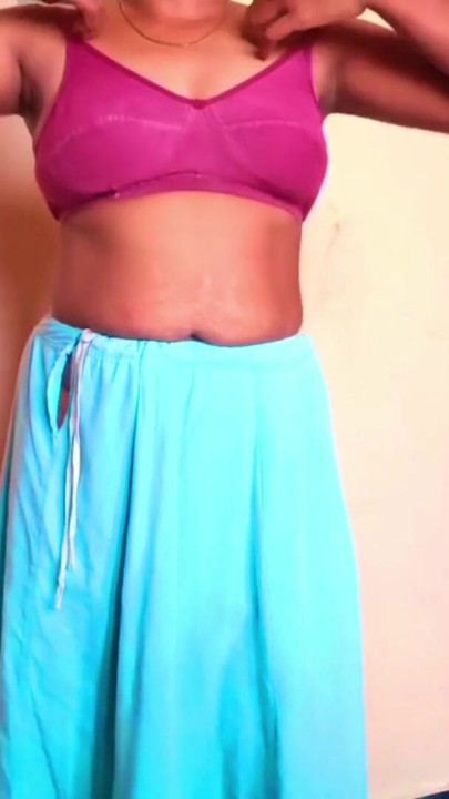 ammu dress change nighty to saree big tits ammus boobs show | Clip 1