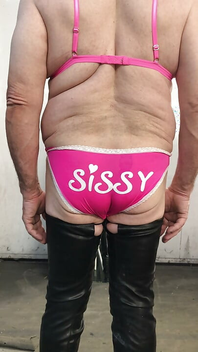 ¡Bragas de sissy!
