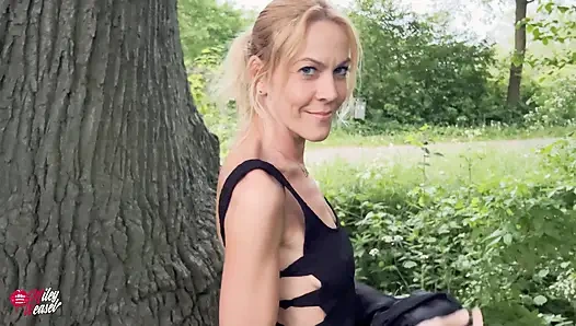 Блондинка-шлюшка! Быстрячок прямо за дорогой!