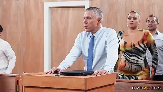 Brazzers - Kylie Rocket ve Luna Baby mahkemede sikiliyor, edepsiz kalma hakkına sahip