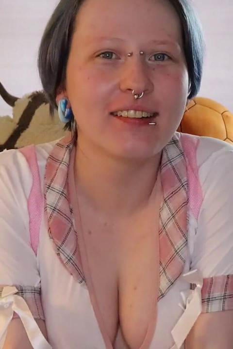 Naughty girl Overstims