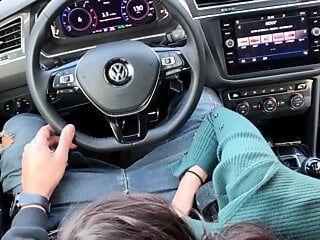 Risky blowjob and sex in the car