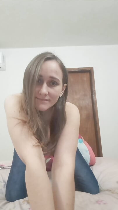 Masturbation and Fingering of a Beautiful Woman Alone at Home Homemade XXX 18