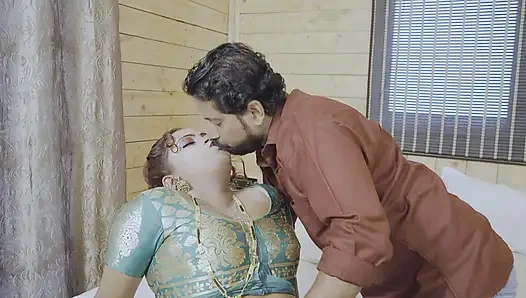 Seksi bir ağabeyin karısı deborjisiyle vücuduna masaj yapmak istiyor, sert yenge seksi