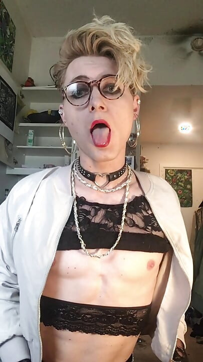 Sissy bitch boi Jes Brinch