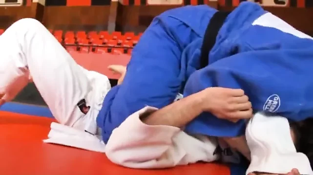 Female vs male judo!