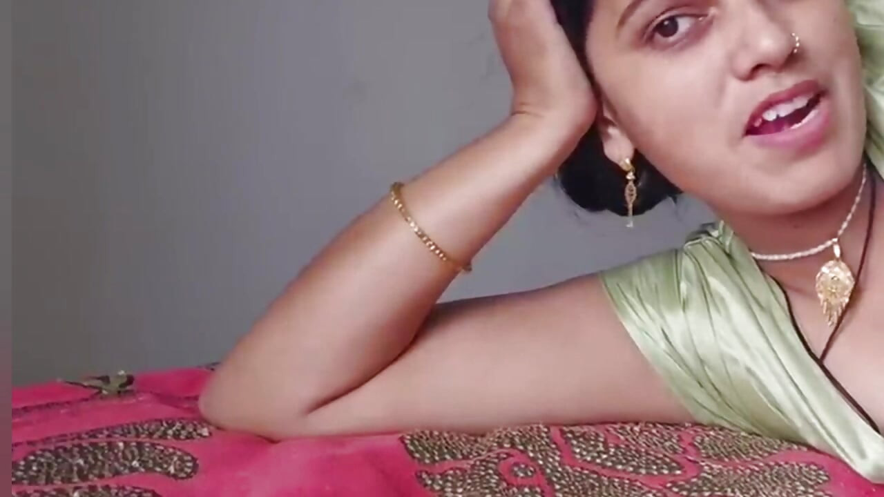 Jija ji ne apne choti sali ki virgin pussy milte hi uski pussy ros nikal diya,pussy ros piya jija ji ne guder ros yammy