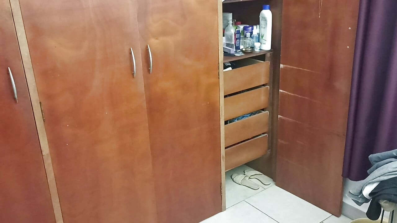I come back from the gym and my stepbrother surprises me from behind with his penis as hard as a rock.