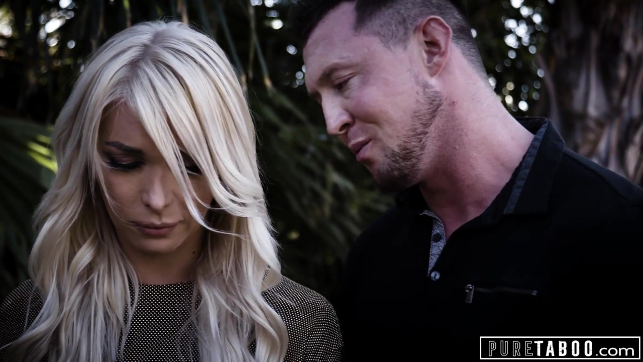 純粋なタブー、セクシートランスガールが悲しみの男をやる