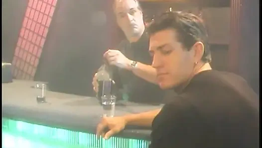 Aksi hot lesbian dua cowok hot rambut pirang dan rambut cokelat yang saling jilat memek satu sama lain