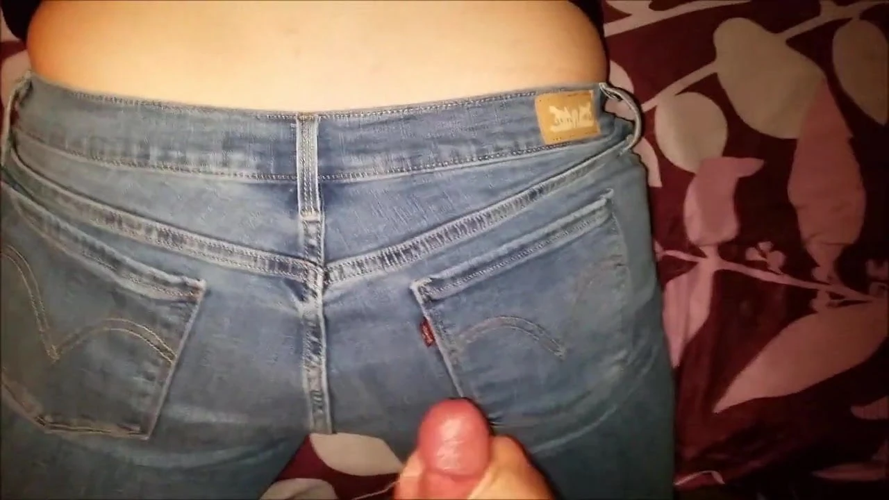Milf berlumuran air mani levis 505