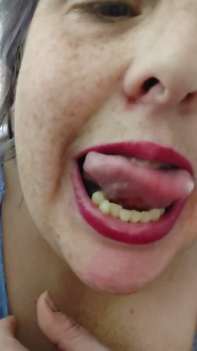 Jugando con mi lengua