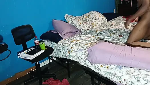 Memek cewek semok ini dientot habis-habisan sama kontol besar cowok ini