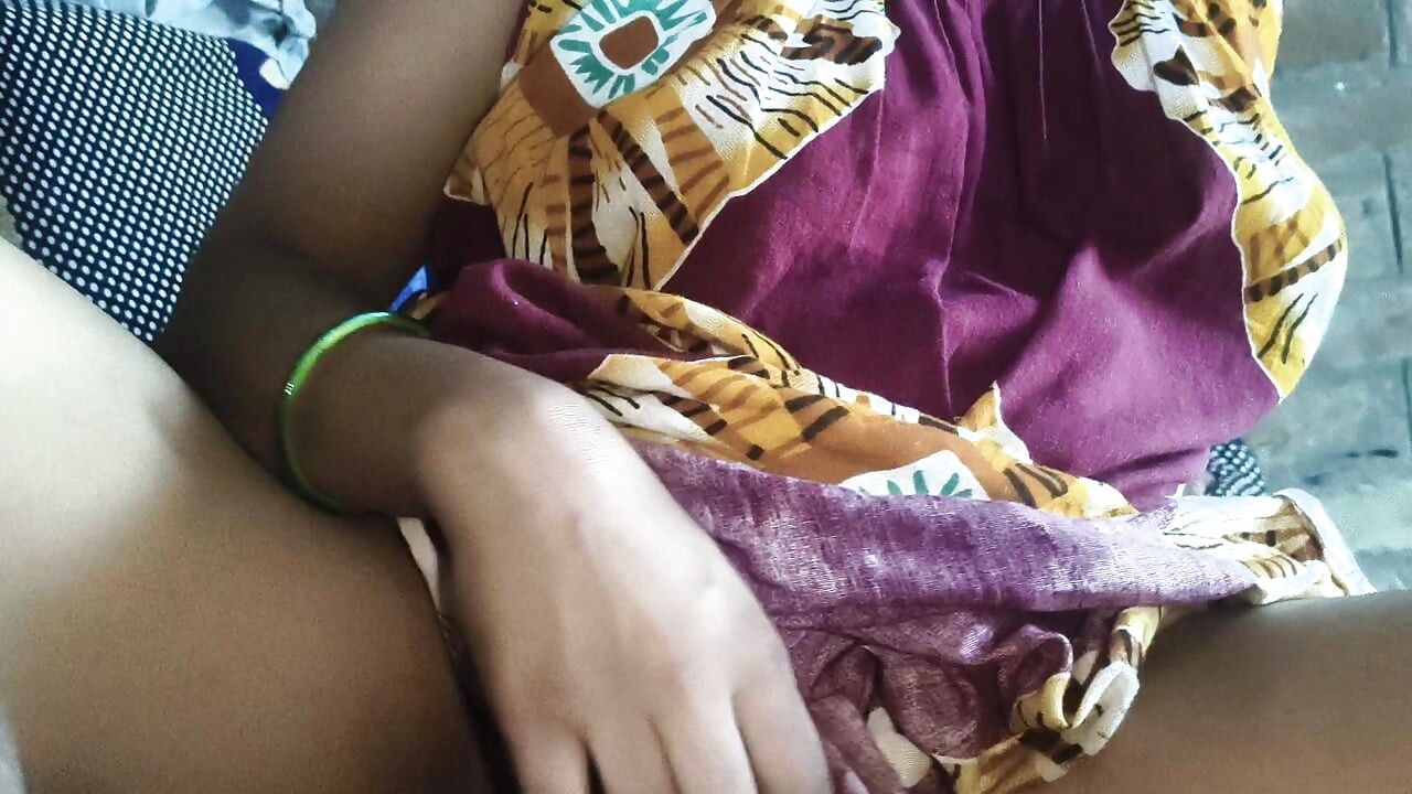 Water came out of the hand of brother-in-law's penis, desi sexy video, sexy video, sex video.