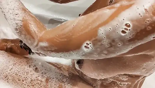 Amateur Tanned Girl in Bathroom Show Perfect Boobs and Pussy