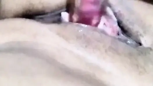 Latina-ehefrau erster dildo