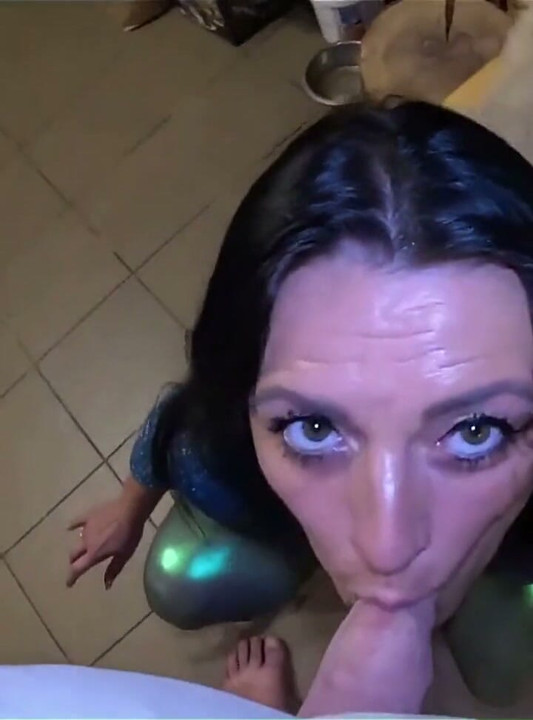 Shiny leggings cameltoe dance, garganta profunda e porra na minha buceta