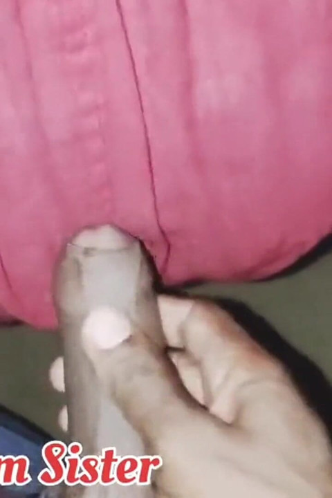 Desi Bhabhi jebanie w sklepie z chłopakiem sąsiada.