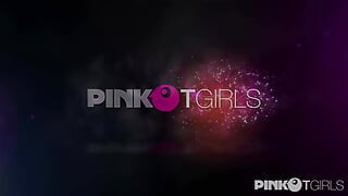 خنثى بمؤخرة مثالية تحصل عليها مشدودة بشكل صحيح