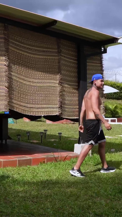 Meu primeiro gangbang com os amigos do meu futuro marido 1 buceta 6 paus | Clipe 1