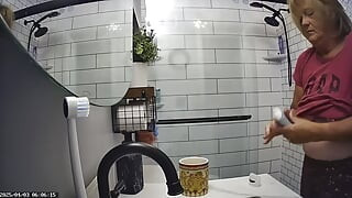 Joanne tanner夫人是一个真正的公立学校教师，露出她的天然巨乳