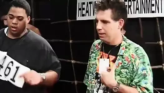 Büyük memeli zenci orta yaşlı seksi kadın sikiliyor ve dölleniyor