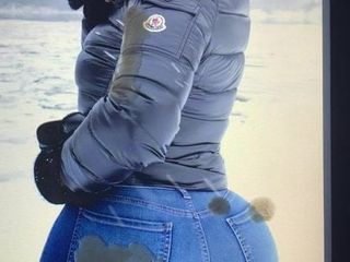 Bubble booty culona latina en jeans cum homenaje