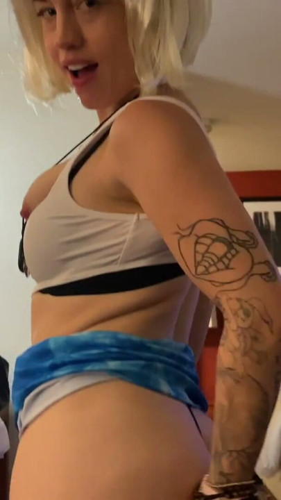 Pretty Woman Honeybunnyba Hire To Suck | klip 1