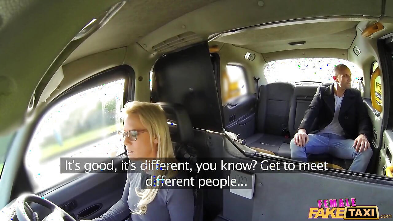 Female Fake Taxi - Туристка Ozzie кончает в рот блондинки