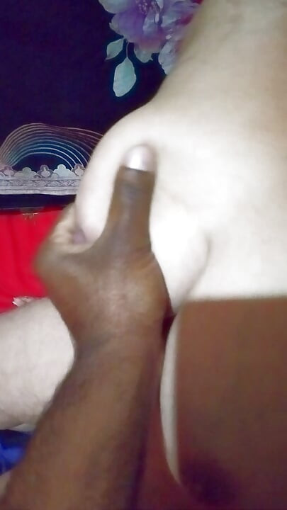 Nargis Bhabhi Blowjobe her tight big boobs