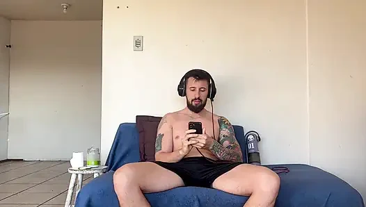 NAUGHTY REDHEAD NEIGHBOR CAUGHT HER NEIGHBOR WITH HEADPHONES MASTURBATING AND FELL WITH HER MOUTH ON HIS COCK!