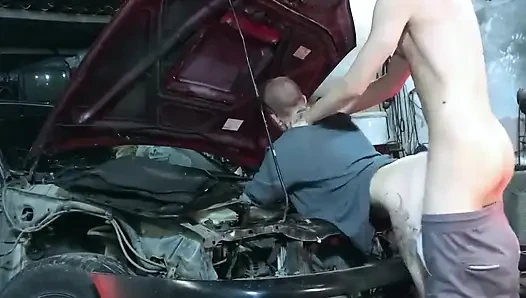 Seksi tamirci Vilu Vidish Toyota Ae101 ile sikiliyor
