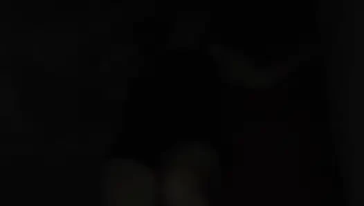 Karımın vücuduna başka bir adam tarafından dokunuldu ve sikildi. Karım onu azarlıyor