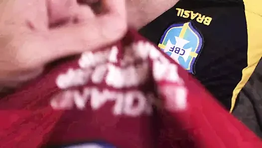 Он Засунул Яйца В Пухлую Девку И Зашёл Внутрь, Забил Гол В Этом Кубке