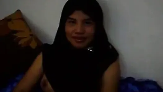 Индонезийка - Jilbab Hitam, Telanjang