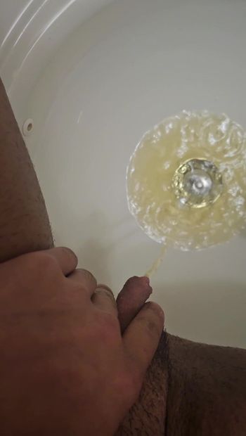 Pissing in my roommates sink for the first time