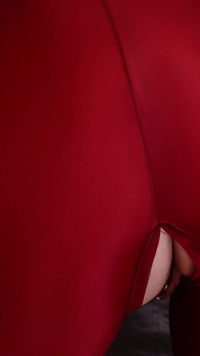 MILF stepmother seduce you in spandex
