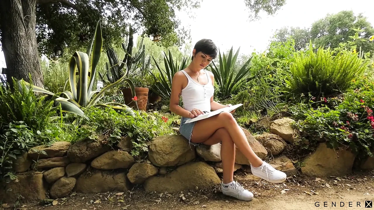 GenderX – Daisy Taylor seduces her new stepbrother