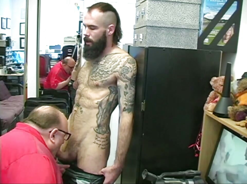 Maxim fucks the boss