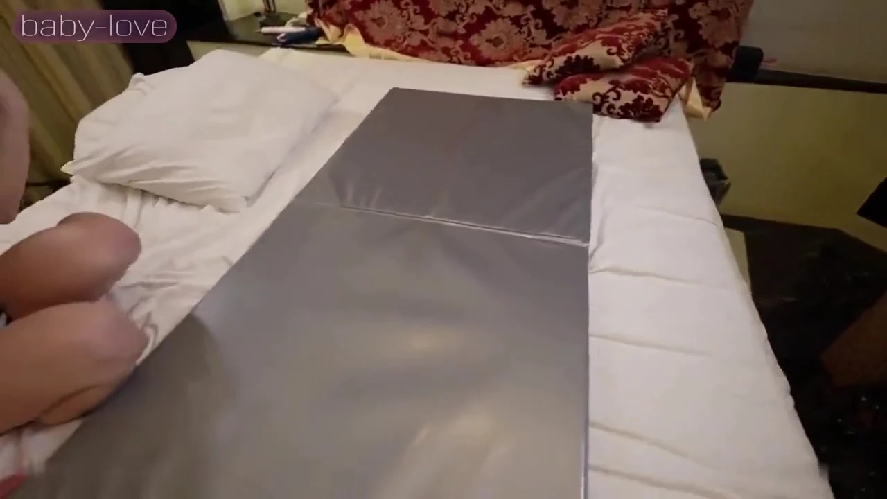 Güzel masaj terapisti özel bir seansta sansürsüz döllenmeyi kesen özel bir seansta stresten daha fazlasını hafifletiyor
