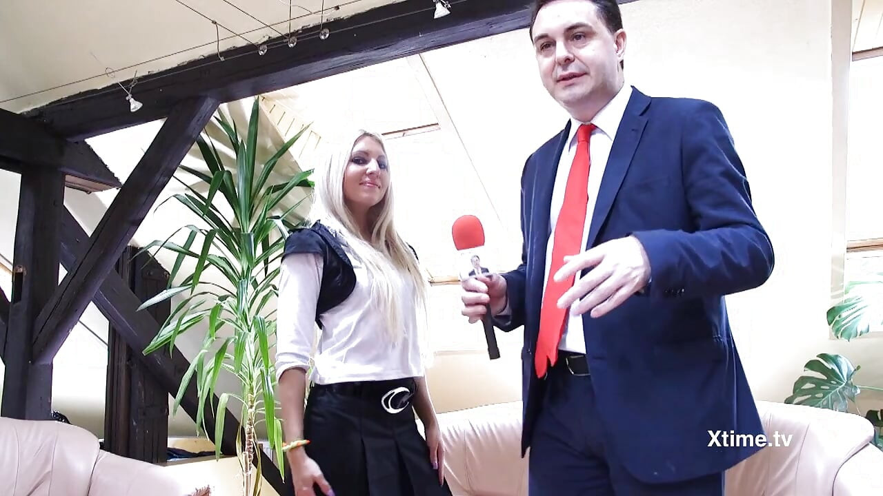 Andrea Dipre se distrează cu o tânără blondă futută pe la spate