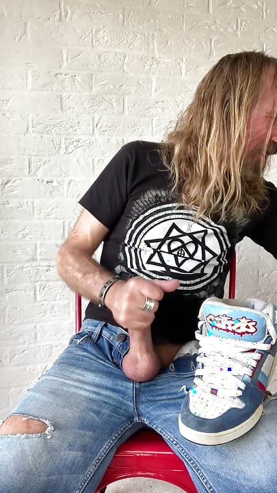 Longhairdude Wanks and Cums with Osiris Trainers, Torn Jeans, Tshirt